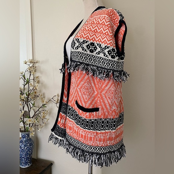 LUCKY Fringe Jacquard Sweater Vest - Picture 6 of 13